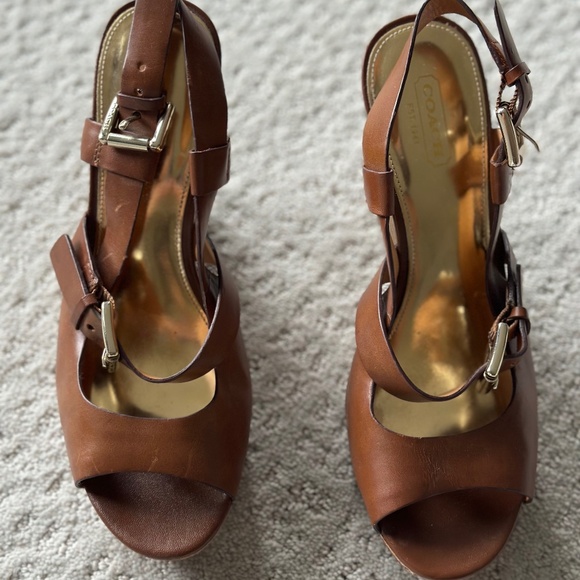Coach Mary Jo Brown women's brown leather buckle wedge size 8 - Picture 2 of 5
